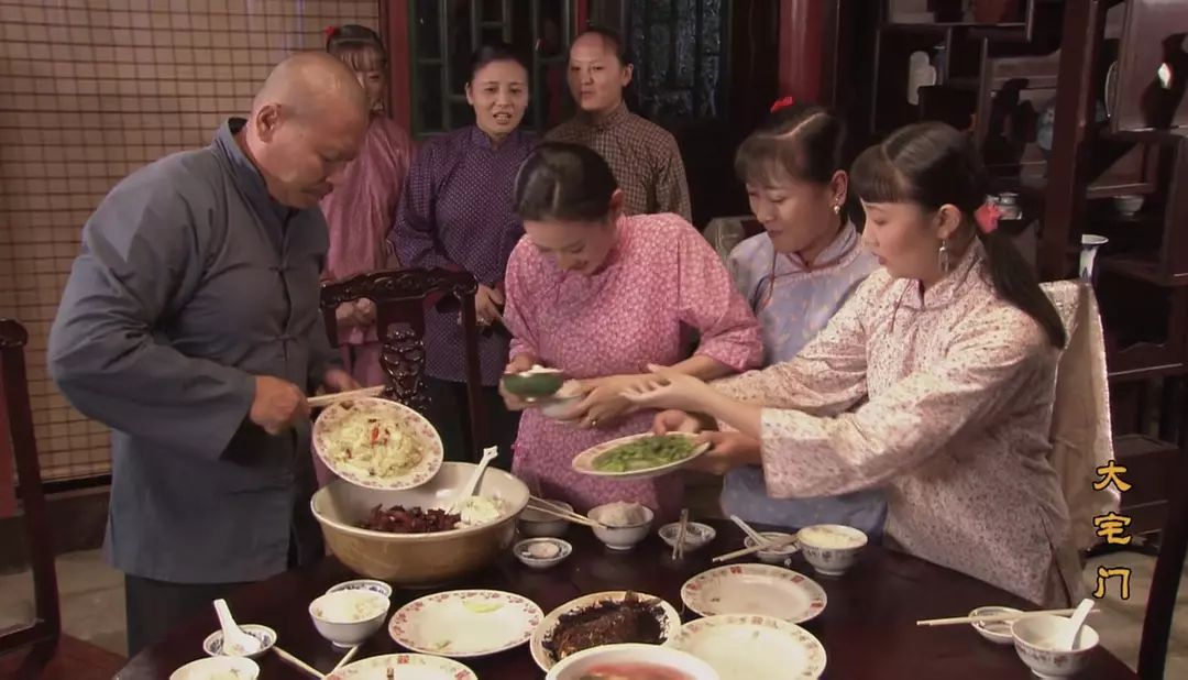 百万人围观毛石富吃饭,十万观众目睹毛石富用餐