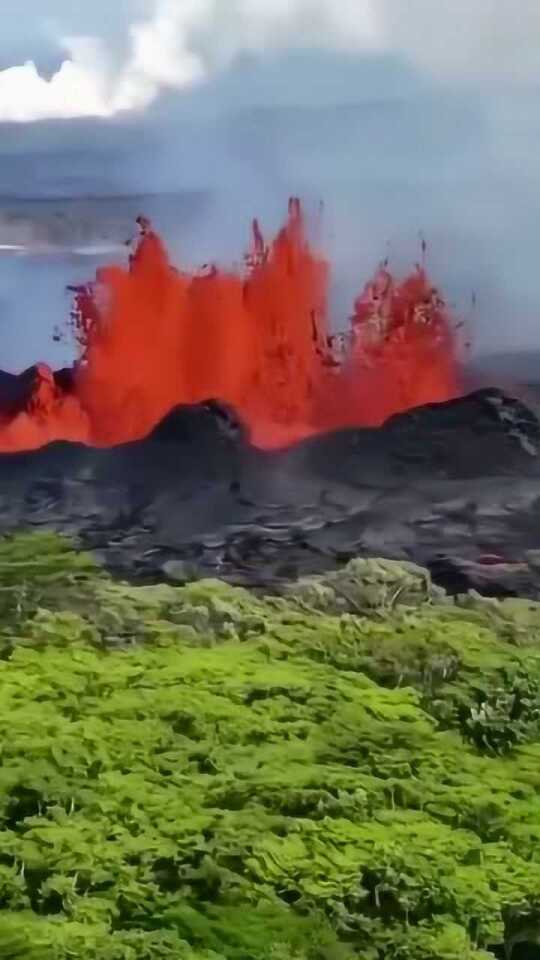 火山爆发最新,最新火山喷发实时追踪。