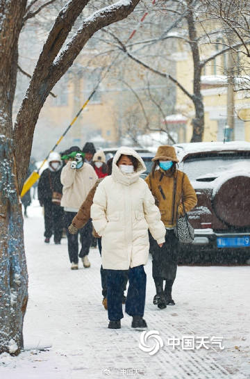 东北这波降雪开始上强度了,东北大雪来袭，规模升级中