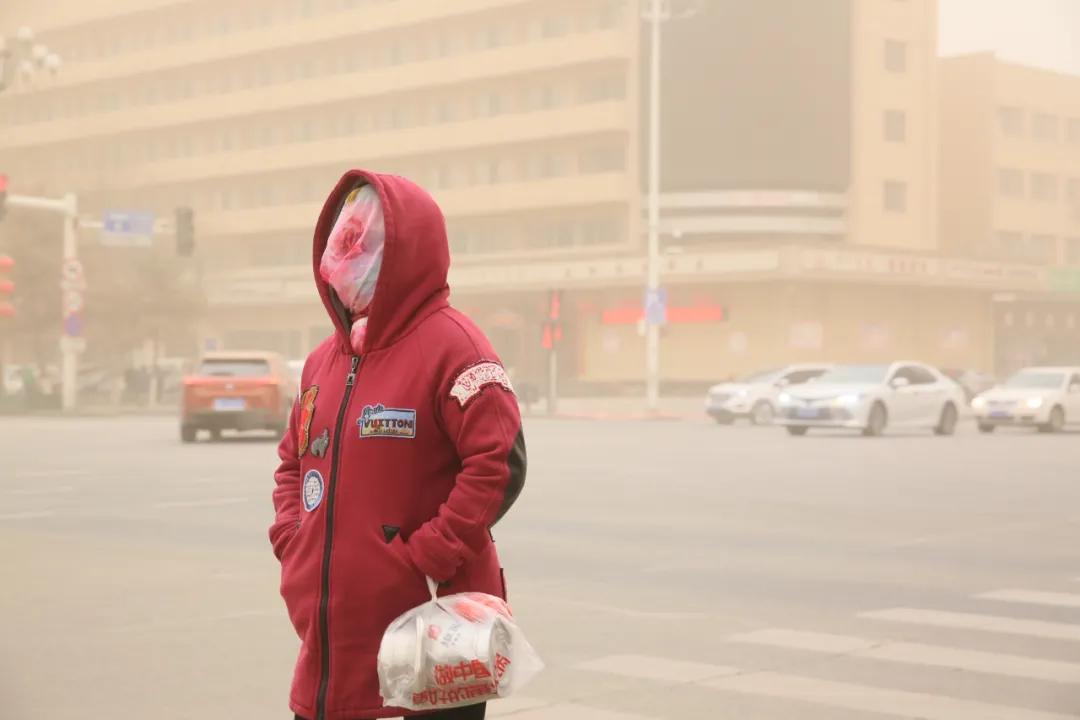 最新沙尘暴,突袭城市的新一轮沙尘天气。