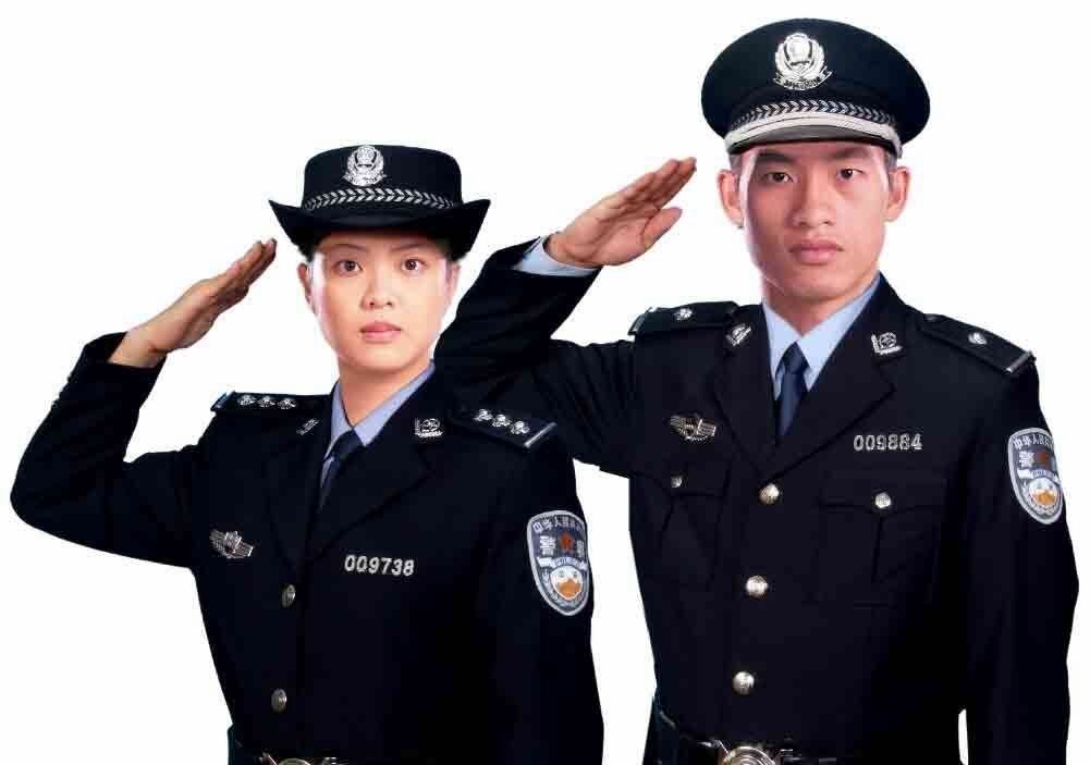 最新警察服装,时尚前卫的全新警服亮相。