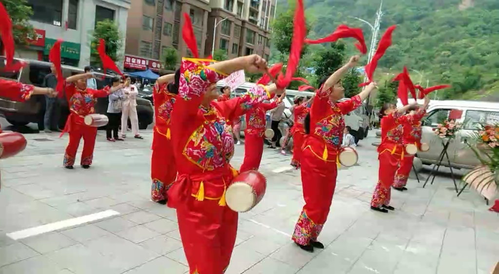 巫溪最新耍锣鼓,巫溪现流行耍锣鼓